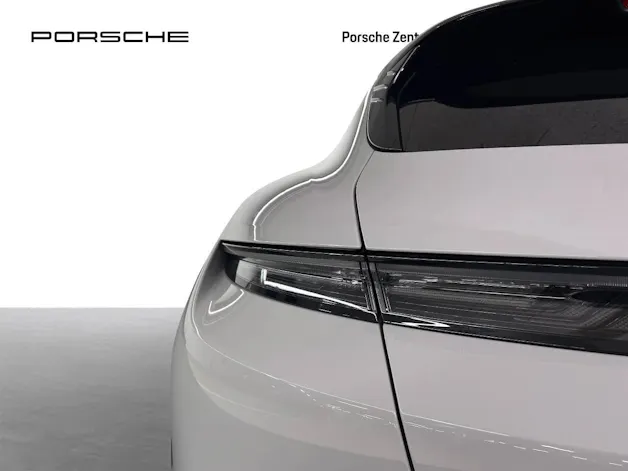 Porsche Taycan 4 Cross Turismo