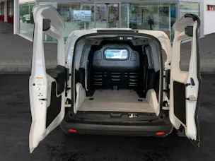 Ford E-Transit Courier Van Trend