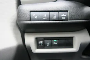 Suzuki Swift 1.2 Sakura Top Hybrid 4x4
