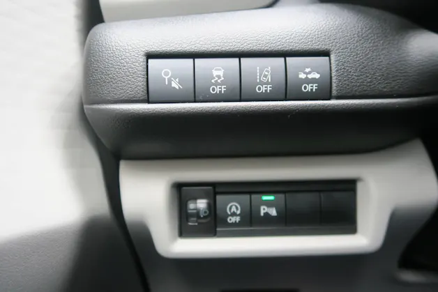 Suzuki Swift 1.2 Sakura Top Hybrid 4x4