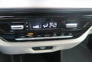 Suzuki Swift 1.2 Sakura Top Hybrid 4x4