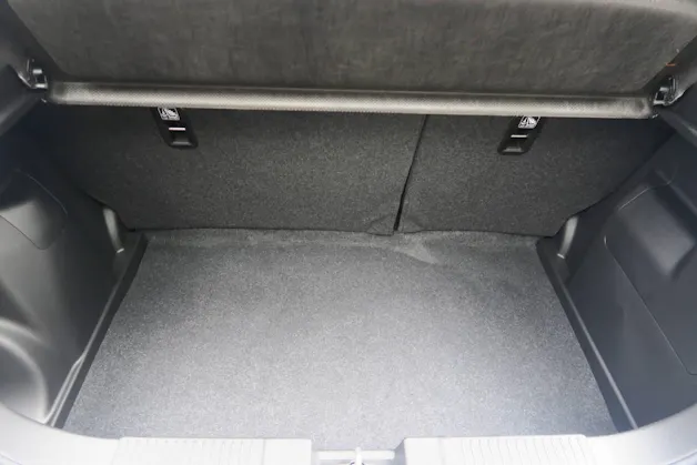Suzuki Swift 1.2 Sakura Top Hybrid 4x4