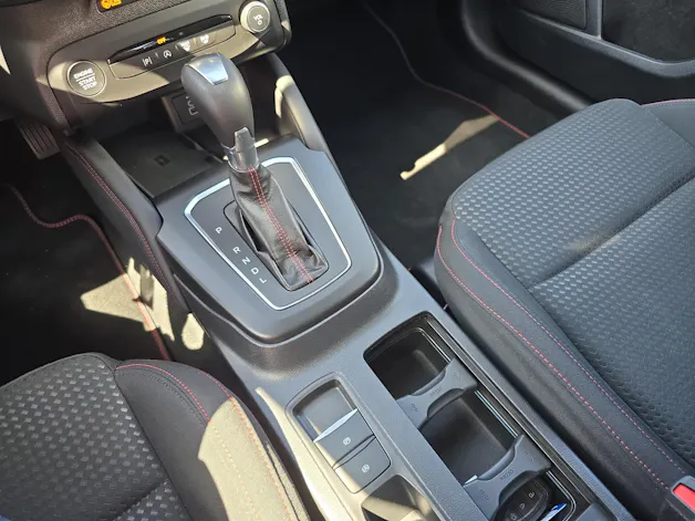 Ford Focus 1.0i EcoB Hybrid 155 ST-Line X / ab 3,99% Leasing bei Abschluss einer Protect Autoversicherung