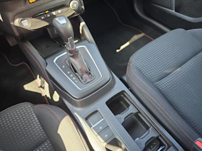 Fahrzeugbild FORD Focus 1.0i EcoB Hybrid 155 ST-Line X / ab 3,99% Leasing bei Abschluss einer Protect Autoversicherung