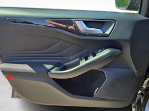 https://vehicle.imgix.net/4310610/7ca319cc-ad68-40da-8860-1d76d4bc518d.jpg