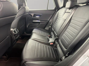 https://vehicle.imgix.net/4310647/158ecca4-173c-4fb7-b00a-0393c560e447.jpg