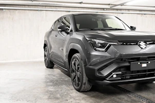 Fahrzeugbild SUZUKI e Vitara Sakura Top 4x4