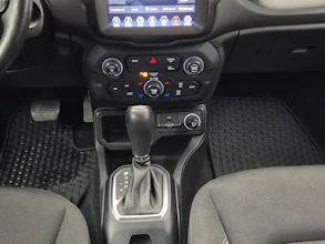 https://vehicle.imgix.net/4310721/01ba02e2-c633-4ce7-92df-e2f6b8acfdff.jpg