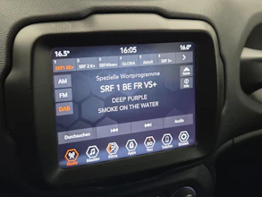 https://vehicle.imgix.net/4310721/262efefd-308f-424e-98f2-83b3fa1e7ccd.jpg