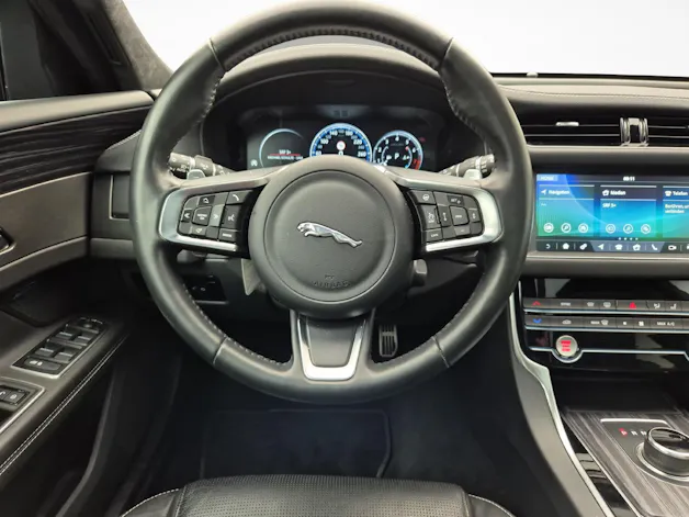 Jaguar XF Sportbrake 2.0 T Chequered Flag AWD