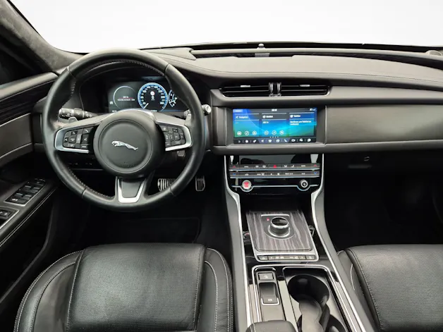 Jaguar XF Sportbrake 2.0 T Chequered Flag AWD