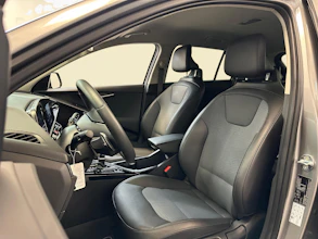 https://vehicle.imgix.net/4310905/2d516308-7ed9-4caa-98b1-03959a117771.jpg