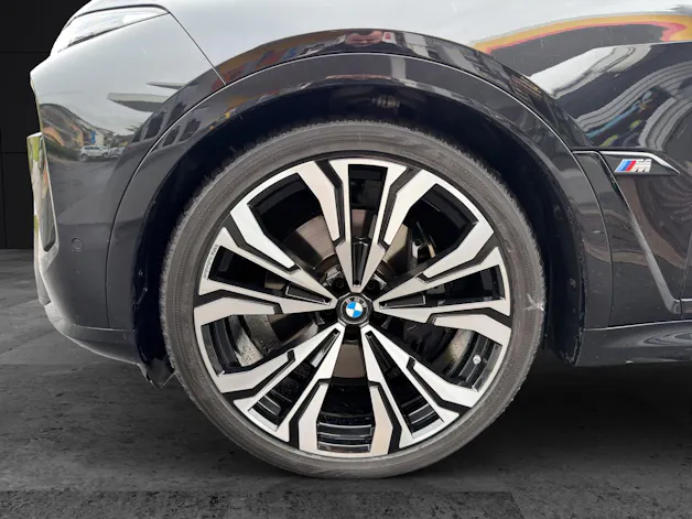 BMW X7 M60i