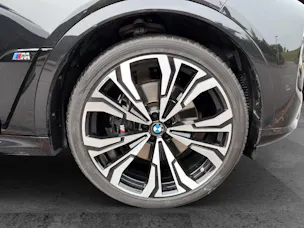 BMW X7 M60i