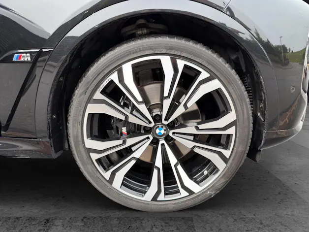 BMW X7 M60i