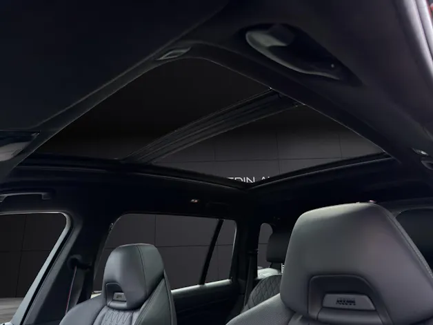 BMW X7 M60i