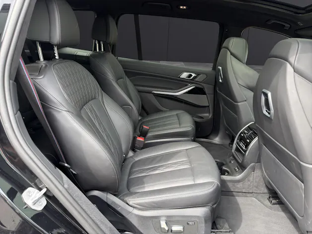 BMW X7 M60i