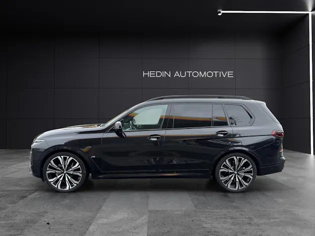 BMW X7 M60i