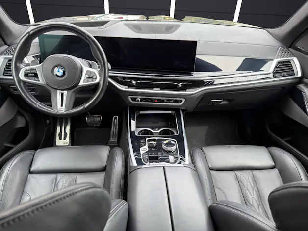 BMW X7 M60i