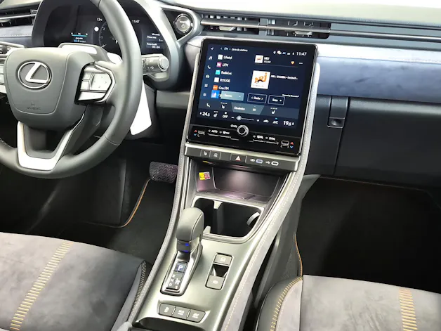 Lexus LBX 1.5 Hybrid Cool AWD