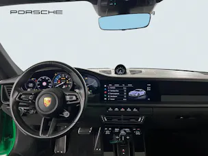 Porsche 911 Carrera 4 GTS