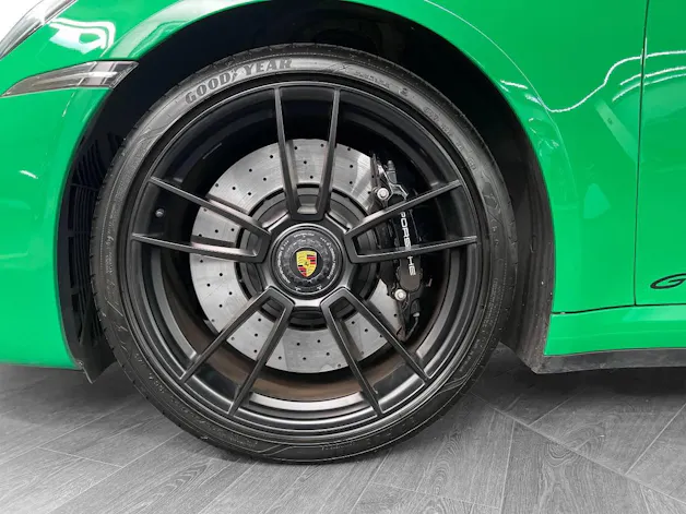 Porsche 911 Carrera 4 GTS