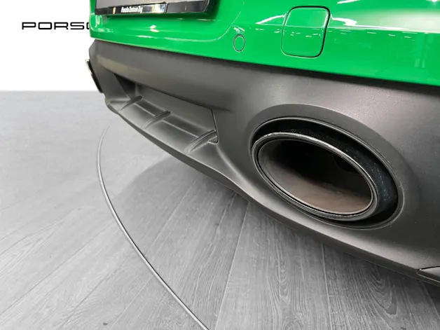 Porsche 911 Carrera 4 GTS