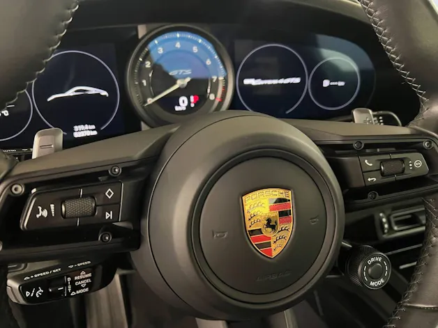 Porsche 911 Carrera 4 GTS