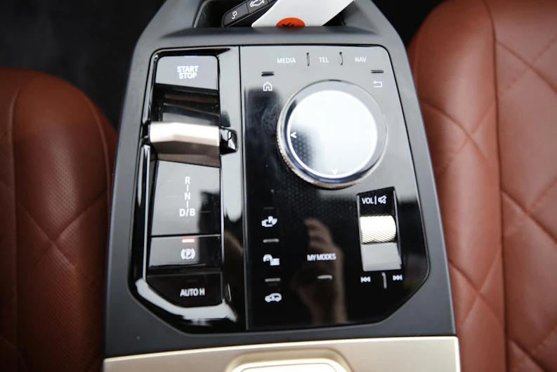 image du véhicule BMW iX