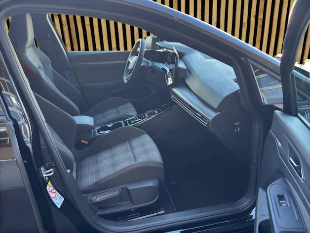 VW Golf VIII 2.0 TSI GTI DSG