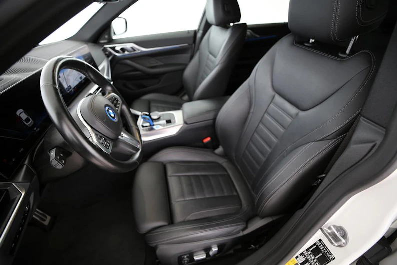 Fahrzeugbild BMW i4