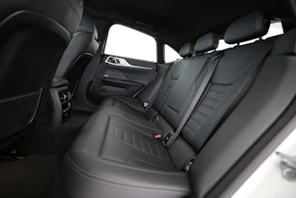 https://vehicle.imgix.net/4311143/ee747850-38c9-4106-ae64-20a5bbd07931.jpg