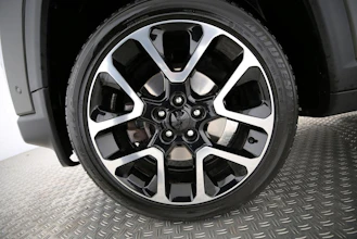 https://vehicle.imgix.net/4311147/a188e2a3-0f87-4361-8595-6732df23251a.jpg