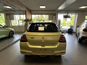 Suzuki Swift 1.2 Sakura Top Hybrid