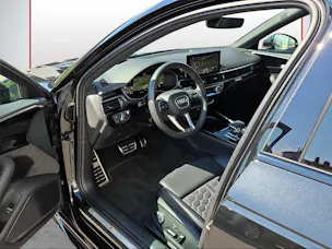 Audi RS4 Avant quattro tiptronic