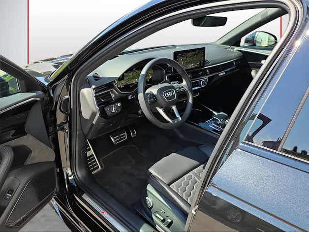 Audi RS4 Avant quattro tiptronic