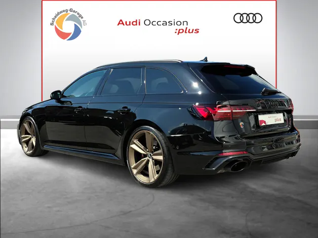 Audi RS4 Avant quattro tiptronic