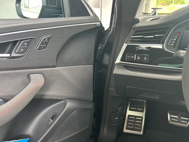 Audi RSQ8 performance quattro