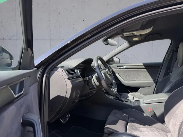 Škoda Superb Combi 2.0 TSI SportLine 4x4 DSG