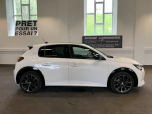 Peugeot 208 1.2 PureTech GT EAT8