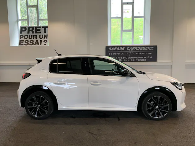 Peugeot 208 1.2 PureTech GT EAT8