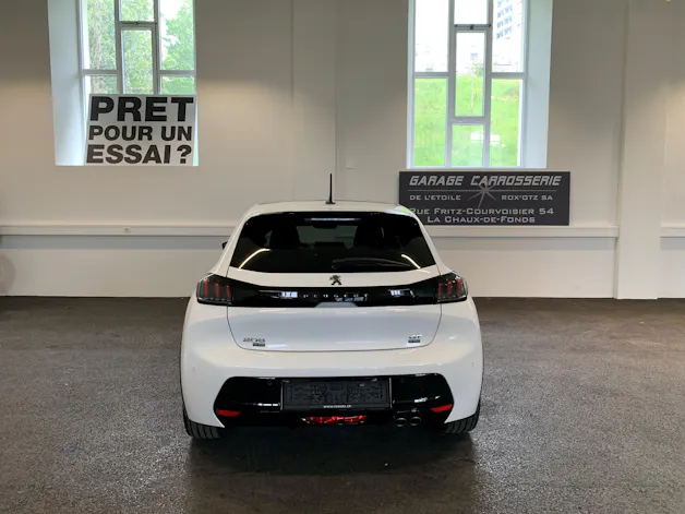 Peugeot 208 1.2 PureTech GT EAT8