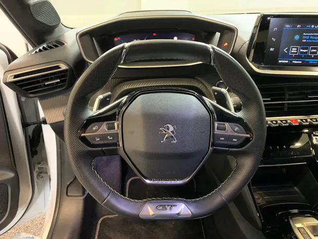 Peugeot 208 1.2 PureTech GT EAT8