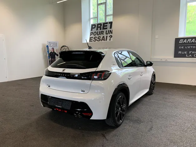 Peugeot 208 1.2 PureTech GT EAT8