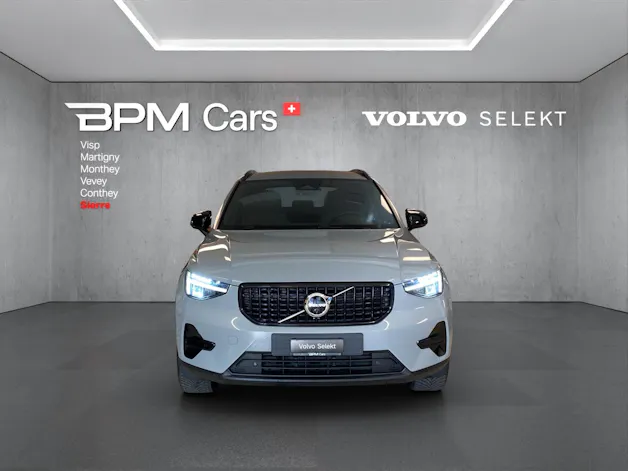 Volvo XC40 B4 Benzin Mild Hybrid Plus Dark DCT