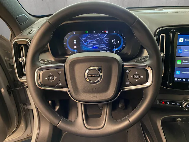 Volvo XC40 B4 Benzin Mild Hybrid Plus Dark DCT