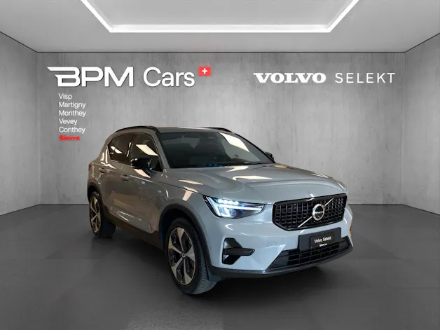 Volvo XC40 B4 Benzin Mild Hybrid Plus Dark DCT