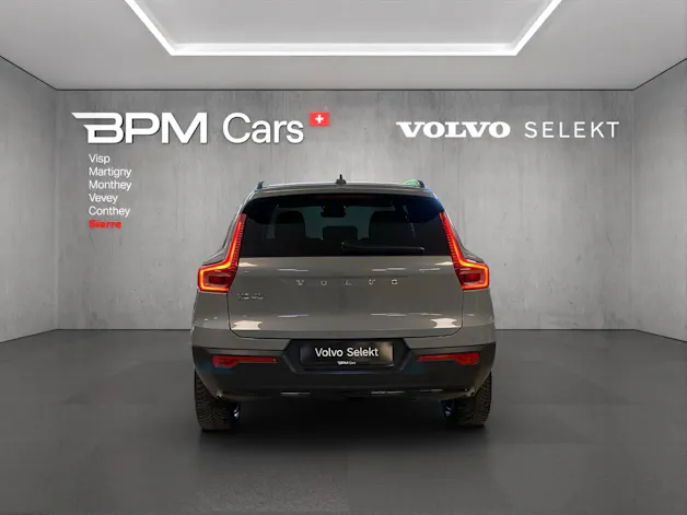 Volvo XC40 B4 Benzin Mild Hybrid Plus Dark DCT
