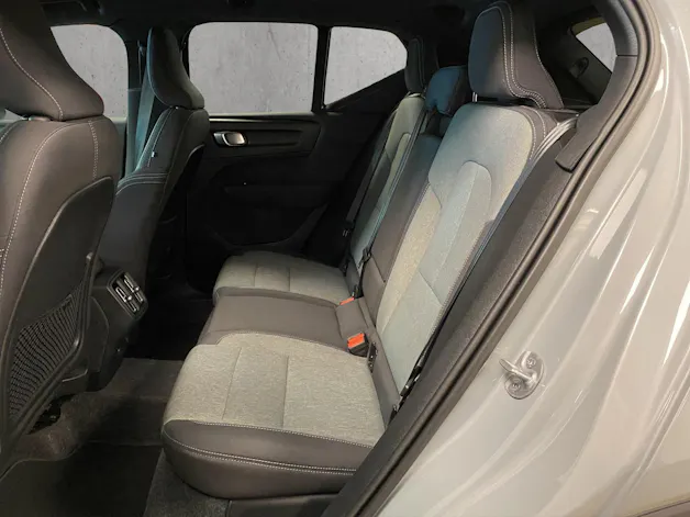 Volvo XC40 B4 Benzin Mild Hybrid Plus Dark DCT