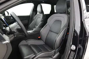 Volvo XC60 B5 Benzin Mild Hybrid AWD Black Edition Geartronic